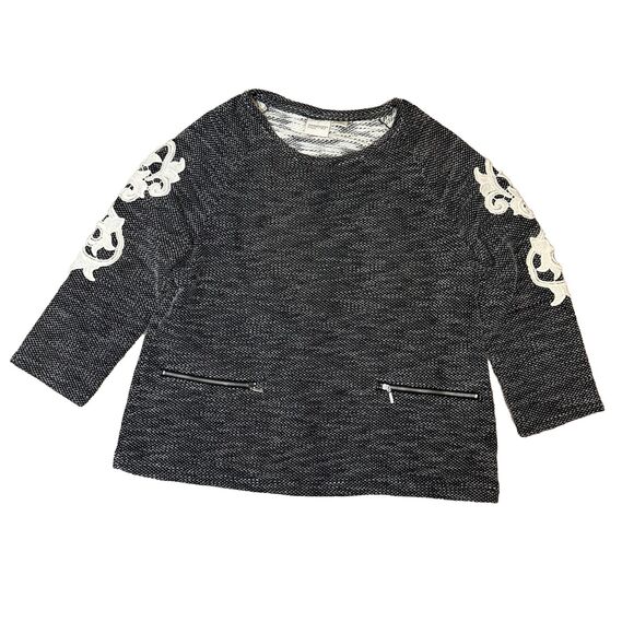 Zenergy Chico's 1 Top MEDIUM Black White Crochet Lace 3/4 Sleeve Zip Pocket Knit - Picture 1 of 8